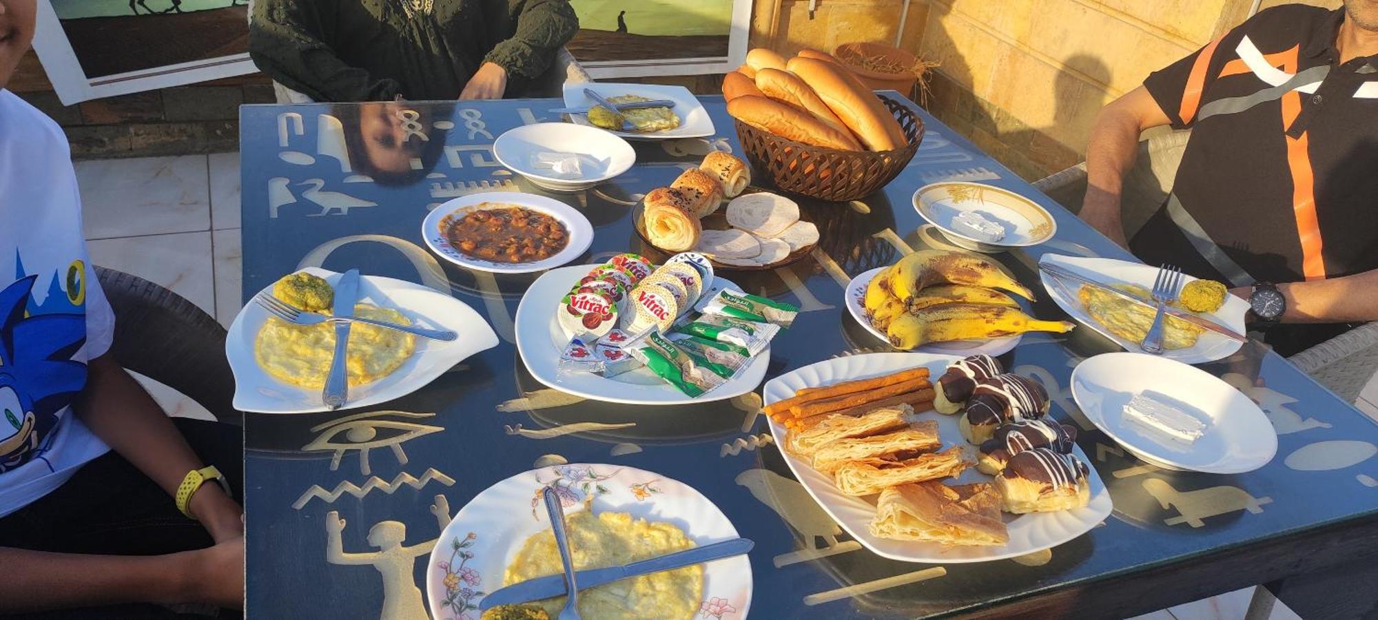 Pyramids Kingdom - Guest House Kafret el-Gabal Екстериор снимка