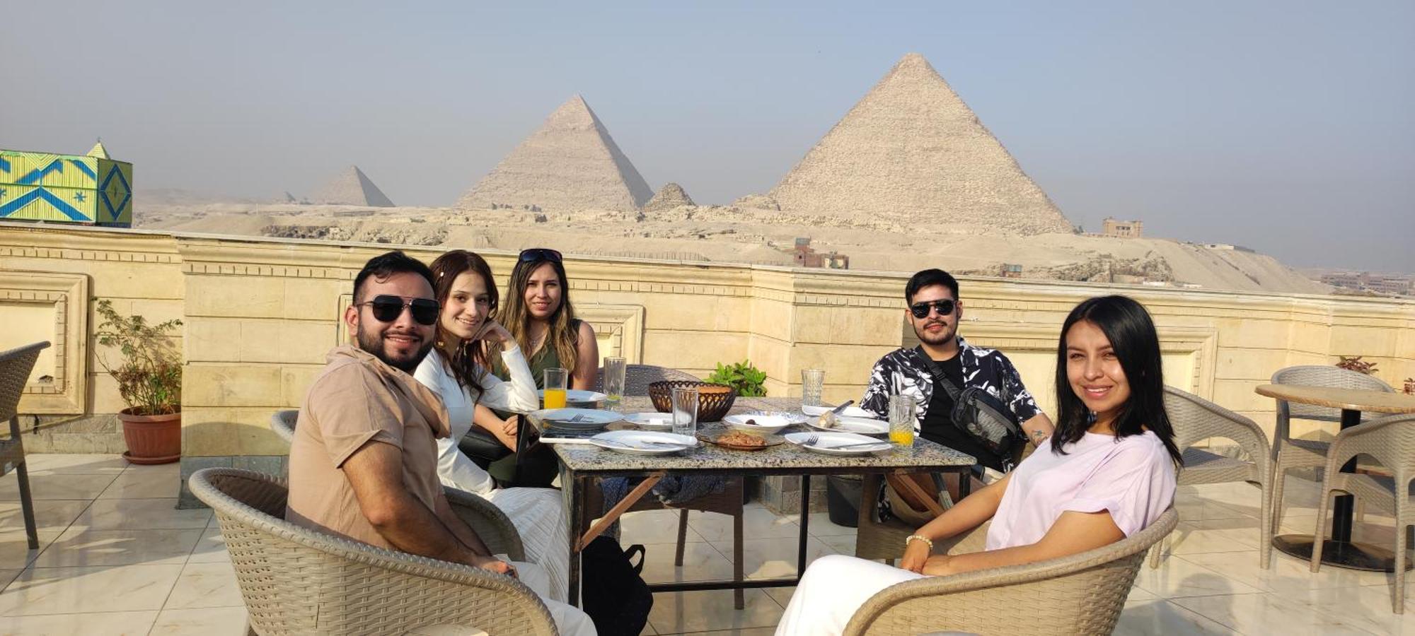 Pyramids Kingdom - Guest House Kafret el-Gabal Екстериор снимка